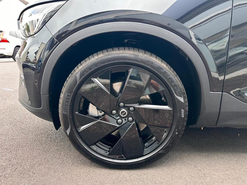 Volvo EX40
