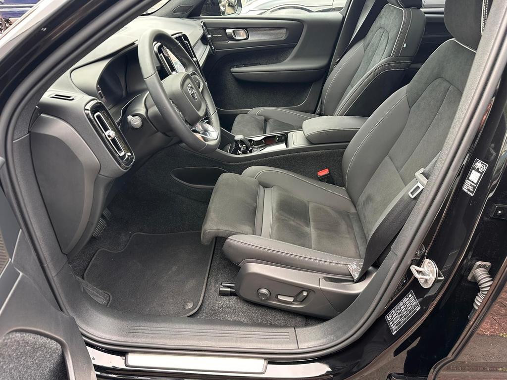 Volvo EX40