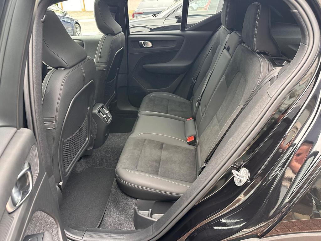 Volvo EX40