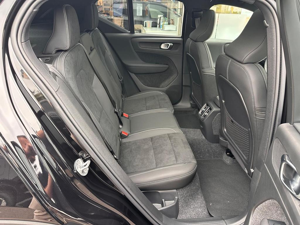 Volvo EX40