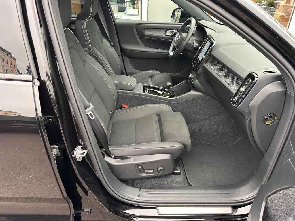 Volvo EX40