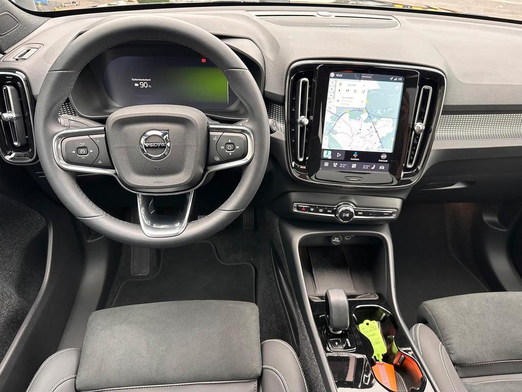 Volvo EX40