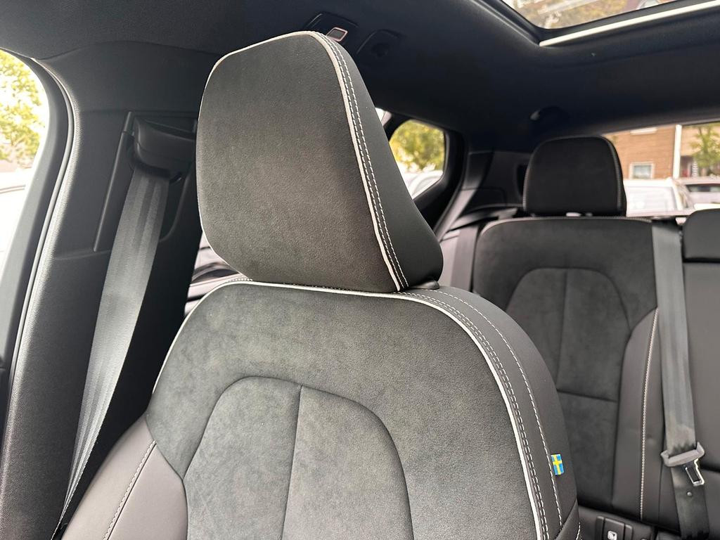 Volvo EX40