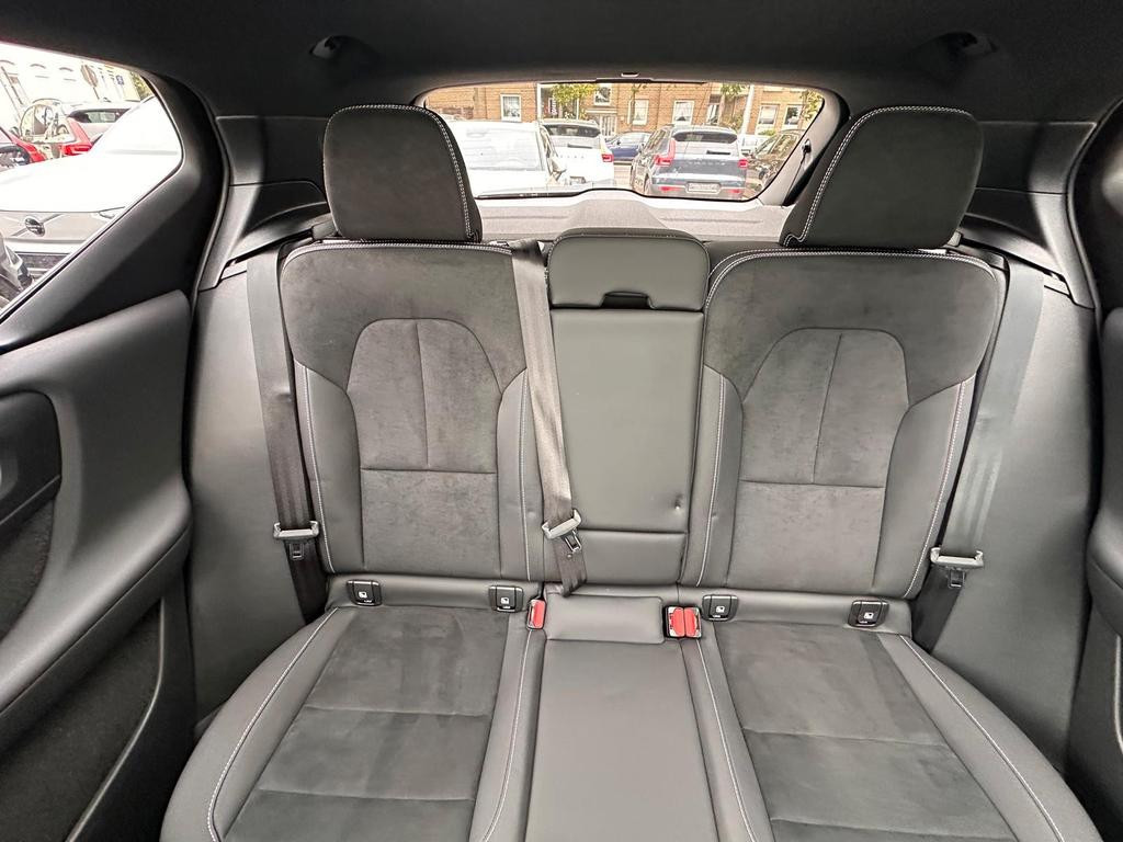 Volvo EX40