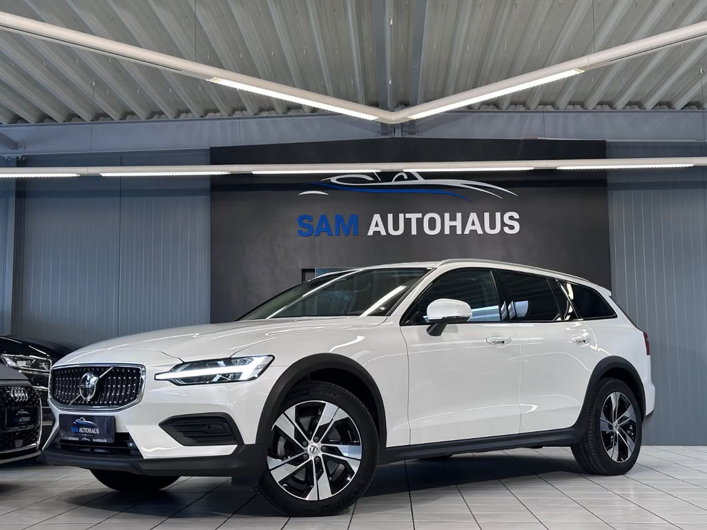 Volvo V60 AWD Plus Dark