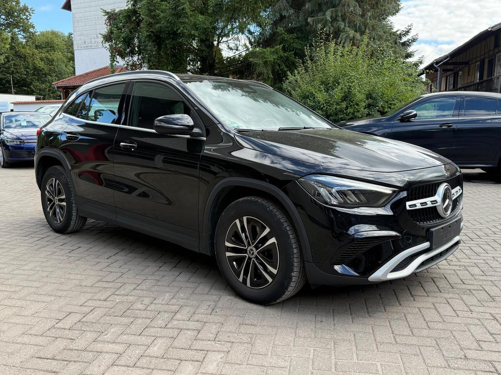 Mercedes-Benz GLA-Klasse GLA 180 7G LED+MBUX+VIRT+SHZ+KAM+T-LEDER+NAV+DAB