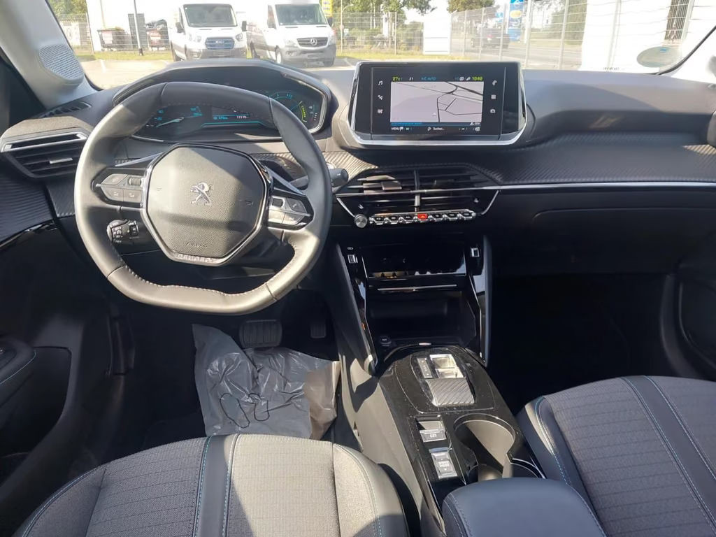Peugeot e-208