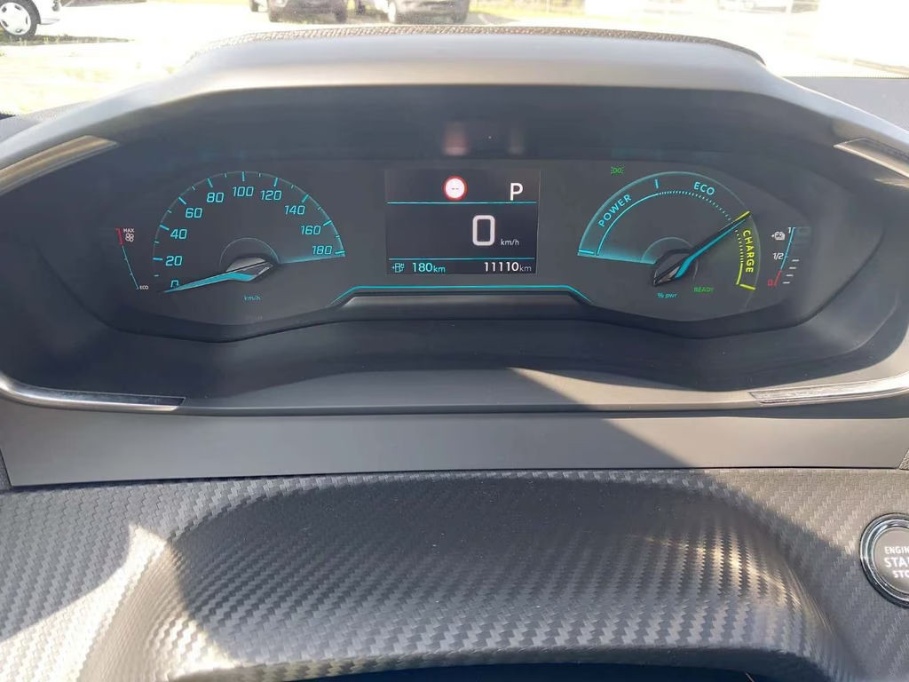 Peugeot e-208