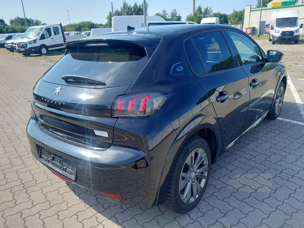 Peugeot e-208