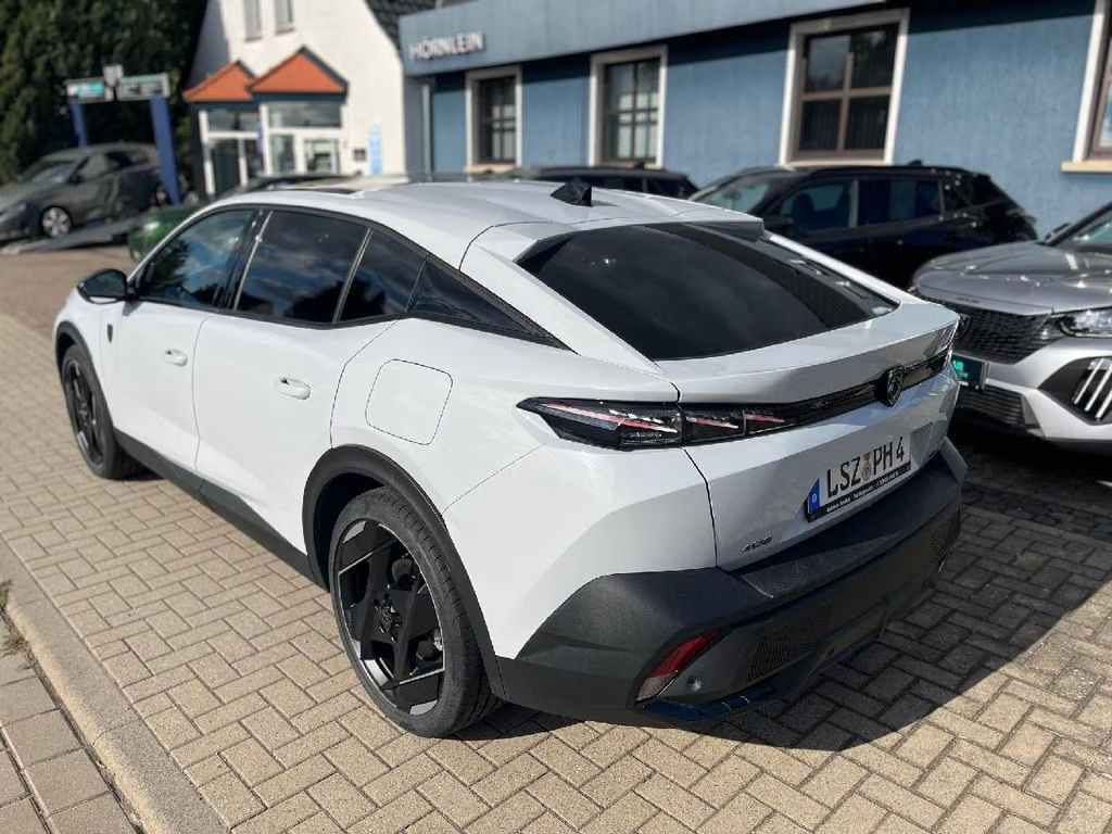 Peugeot 408