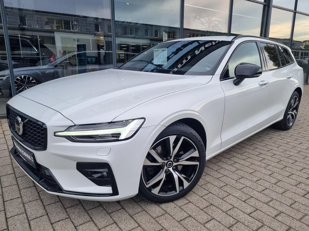 Volvo V60 Plus Dark