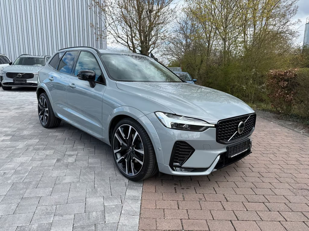 Volvo XC60 AWD Ultimate Dark