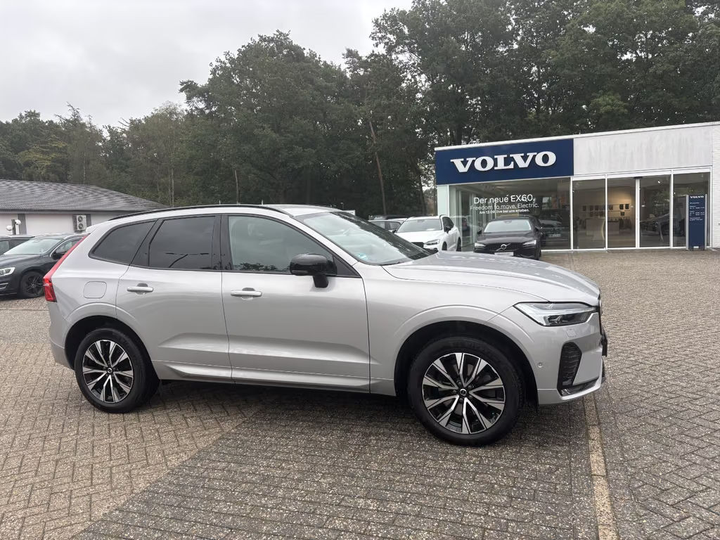 Volvo XC60 AWD Plus Dark