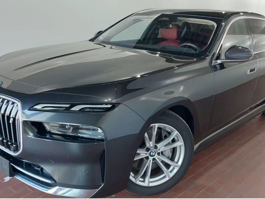BMW i7 Sedan