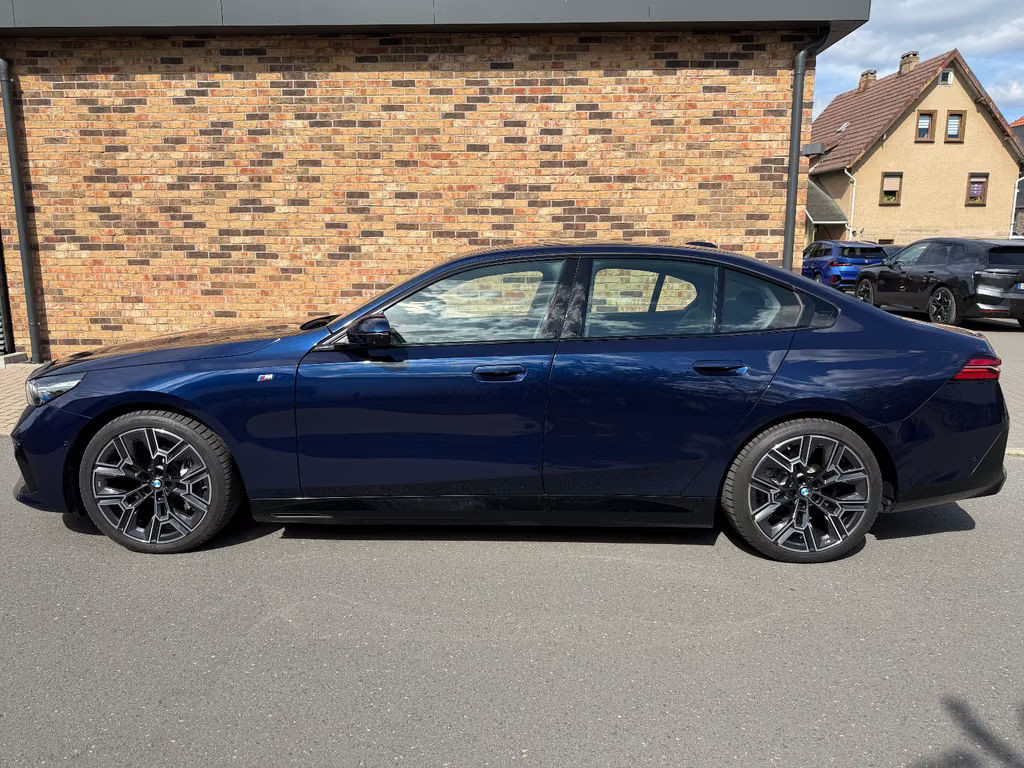 BMW i5