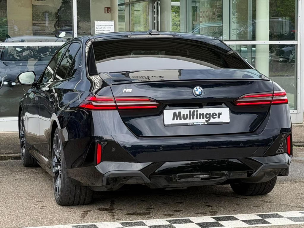 BMW i5