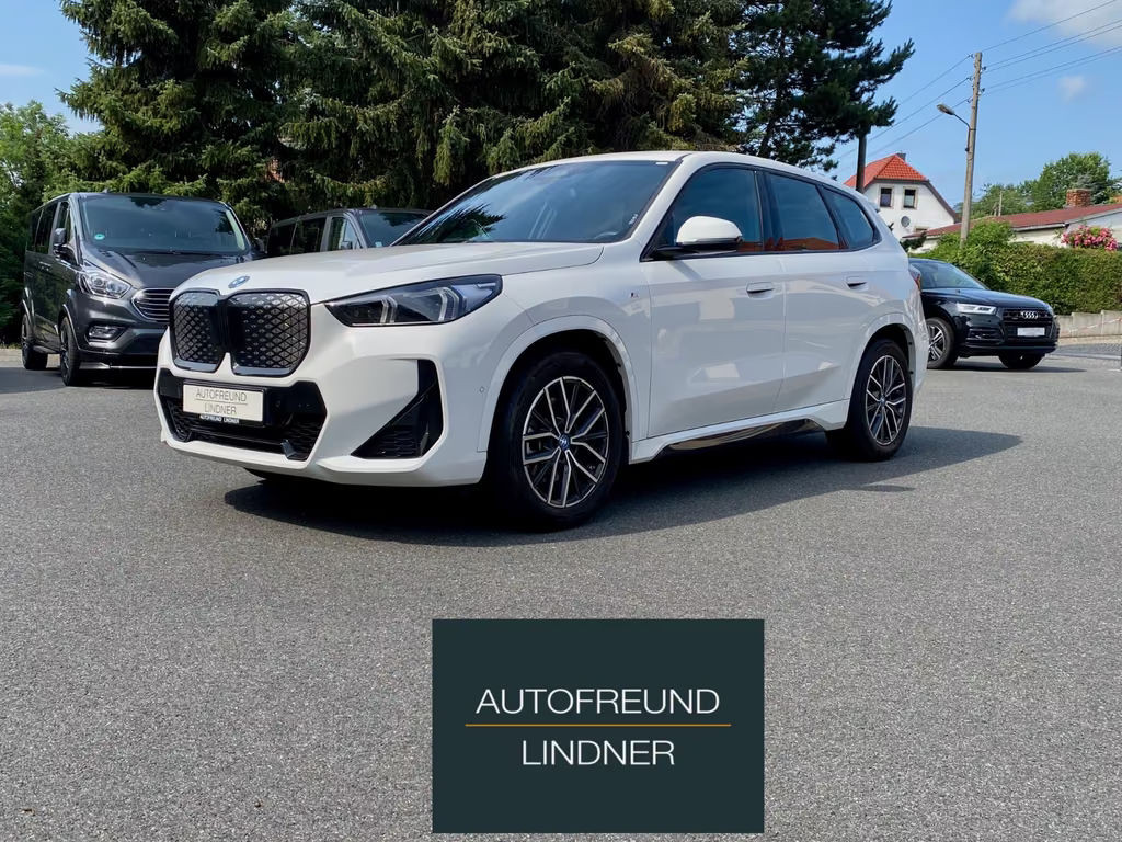 BMW iX1