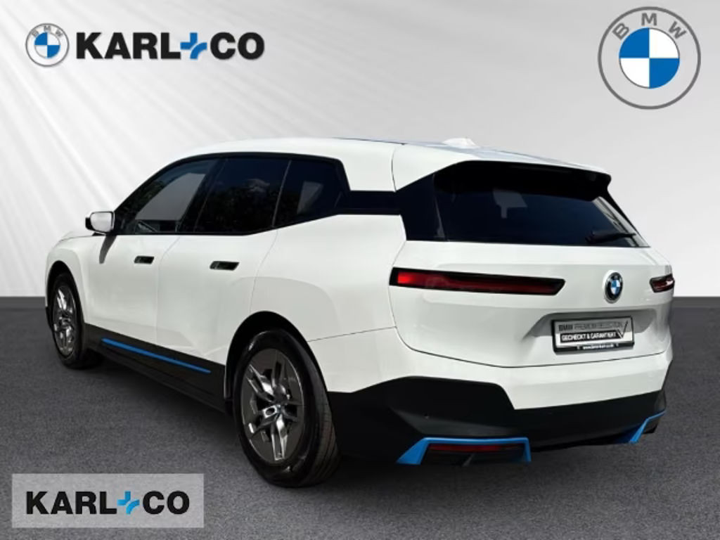 BMW iX