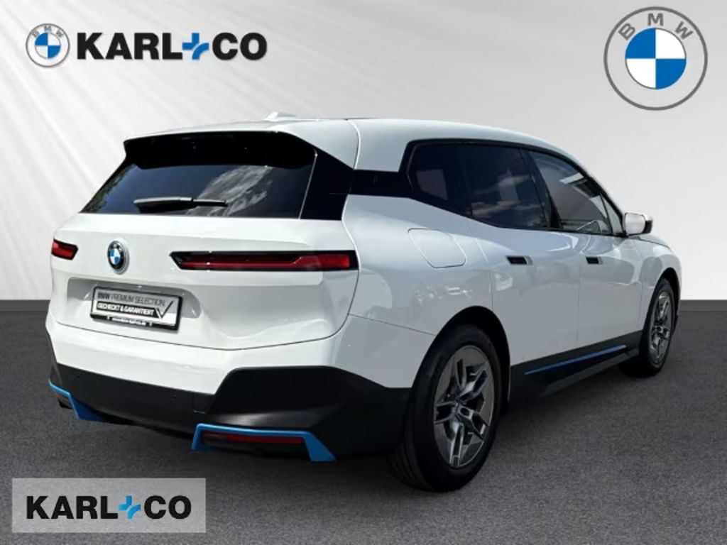 BMW iX