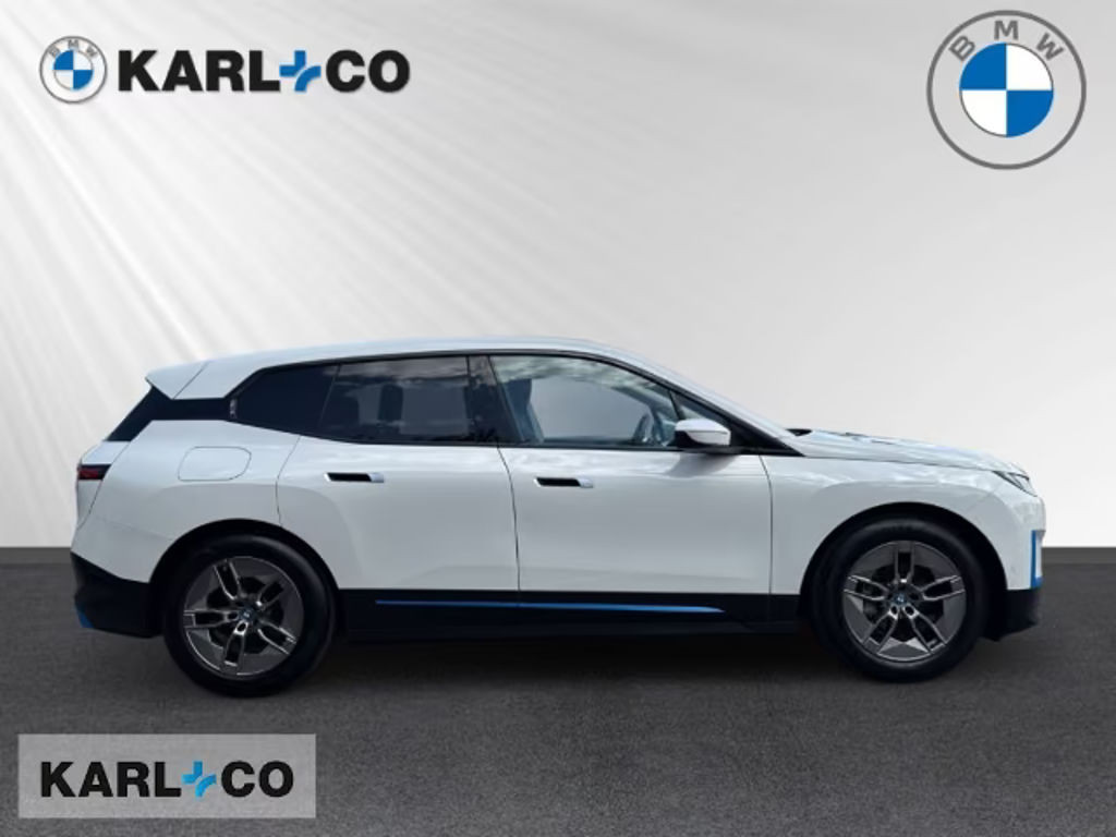 BMW iX