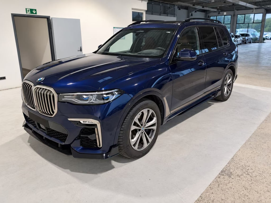 BMW X7 M50i