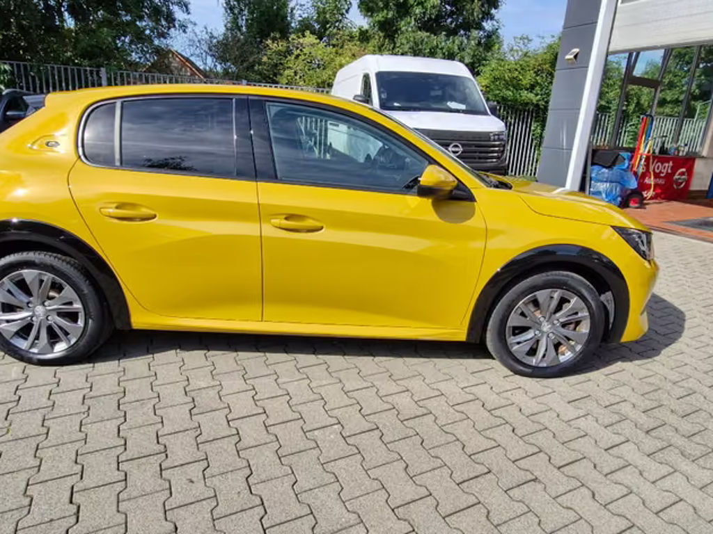 Peugeot e-208
