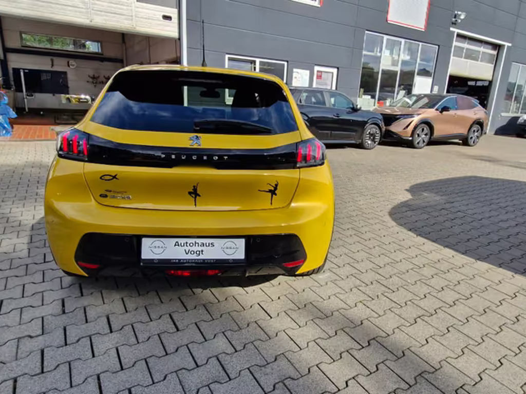 Peugeot e-208