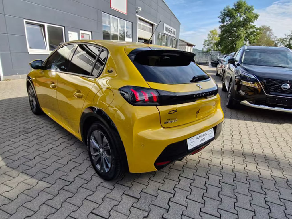 Peugeot e-208