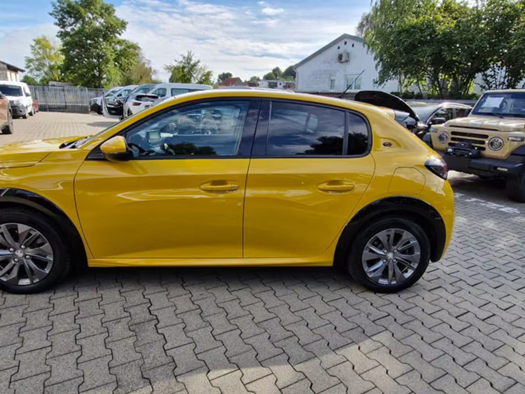 Peugeot e-208