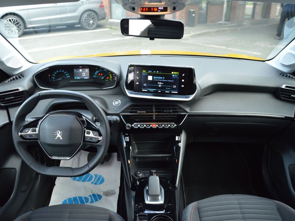 Peugeot e-208