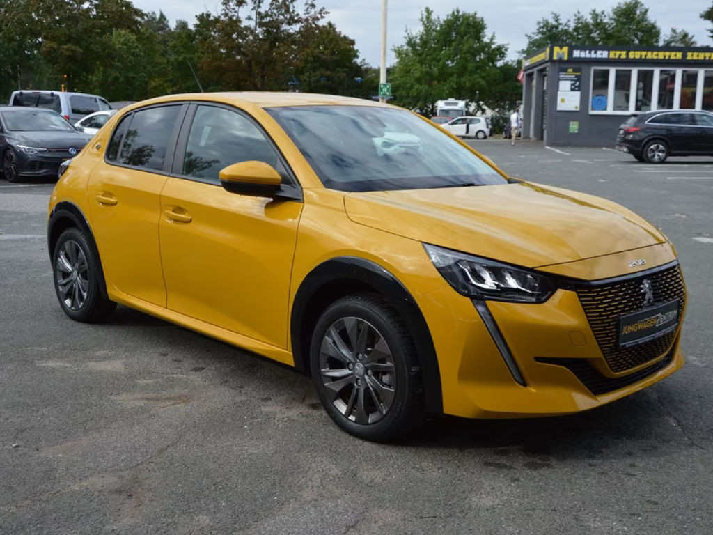 Peugeot e-208