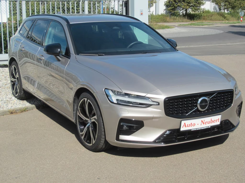 Volvo V60 AWD Hybrid Plus Dark
