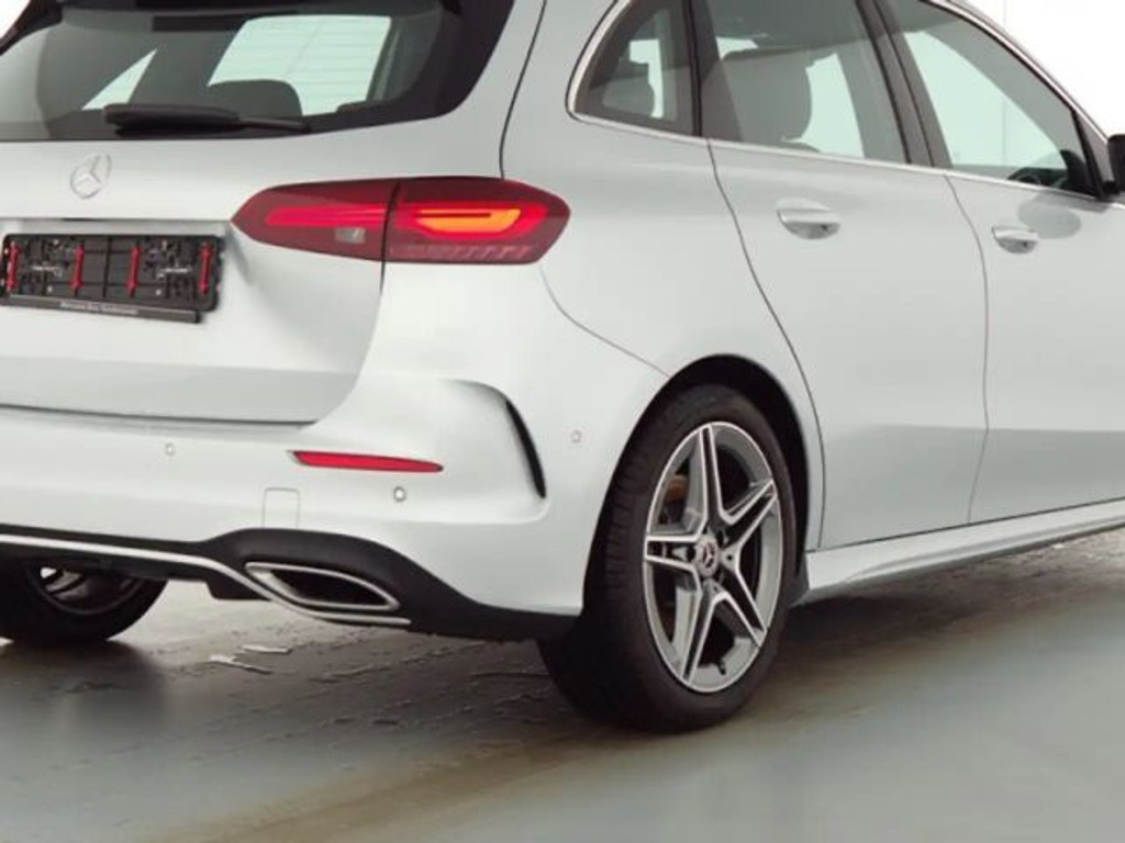 Mercedes-Benz B-Klasse B 220 AMG Line Premium B 220 d Sedan