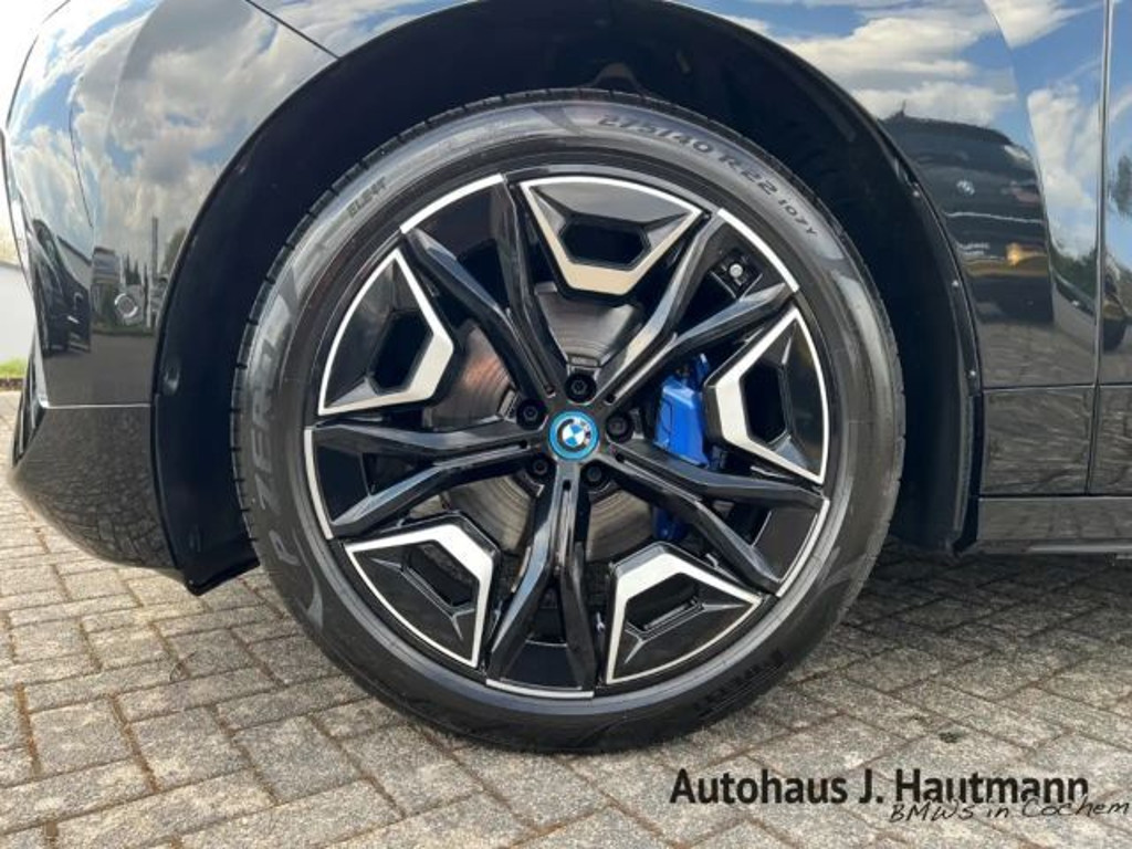 BMW iX