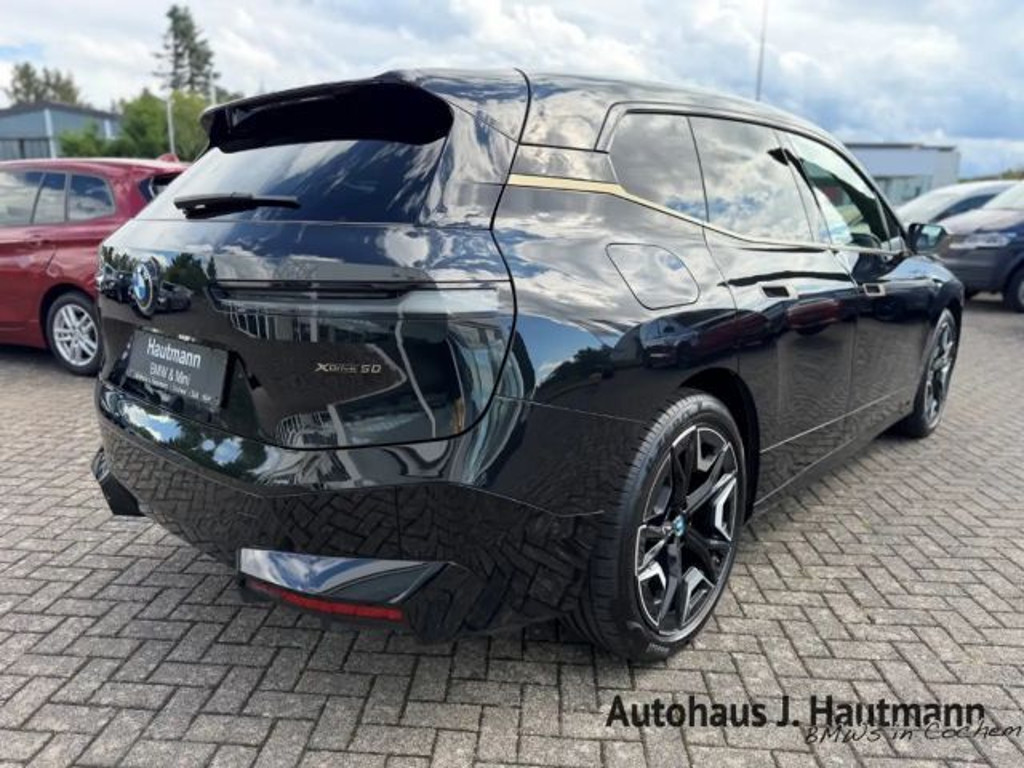 BMW iX
