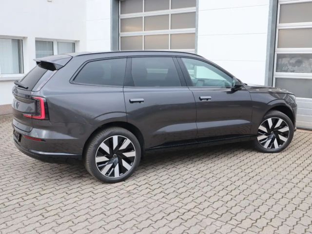 Volvo EX90