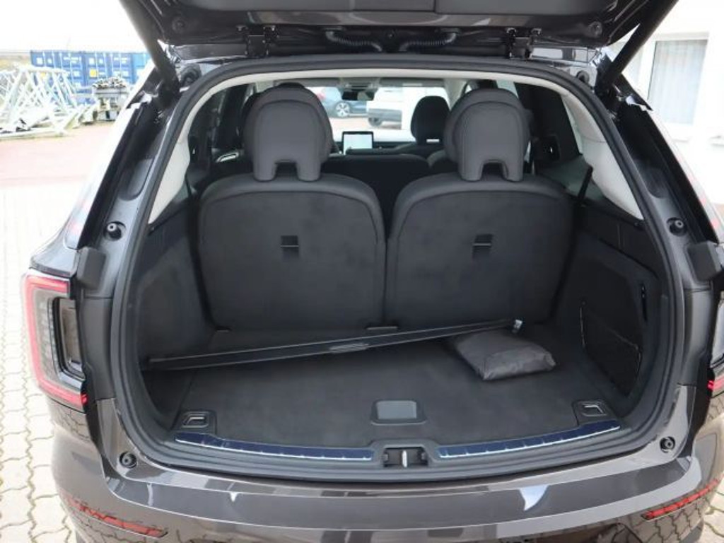 Volvo EX90