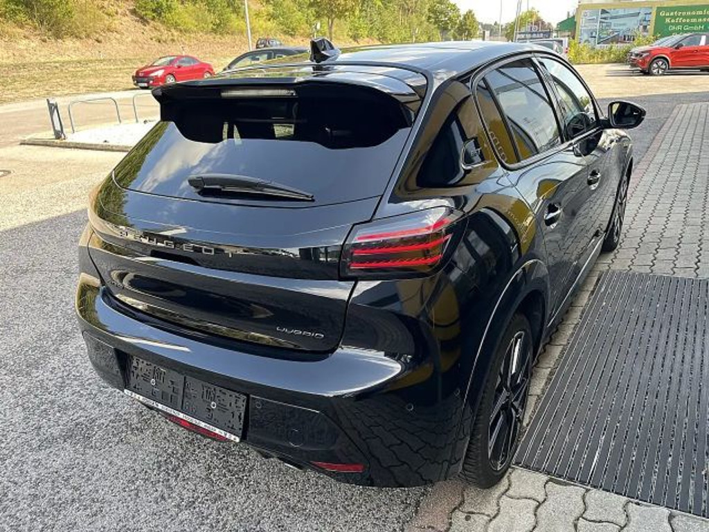 Peugeot e-208