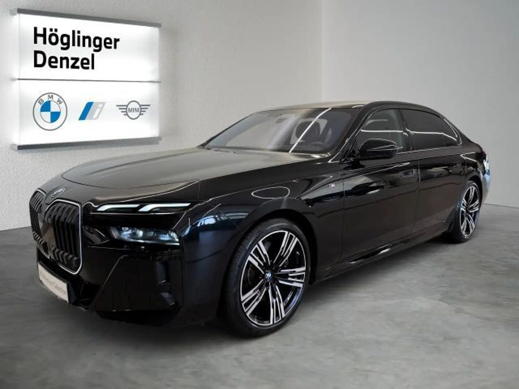 BMW i7