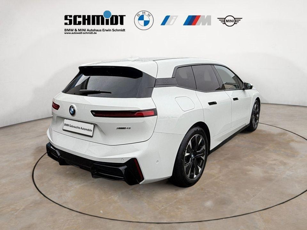 BMW iX
