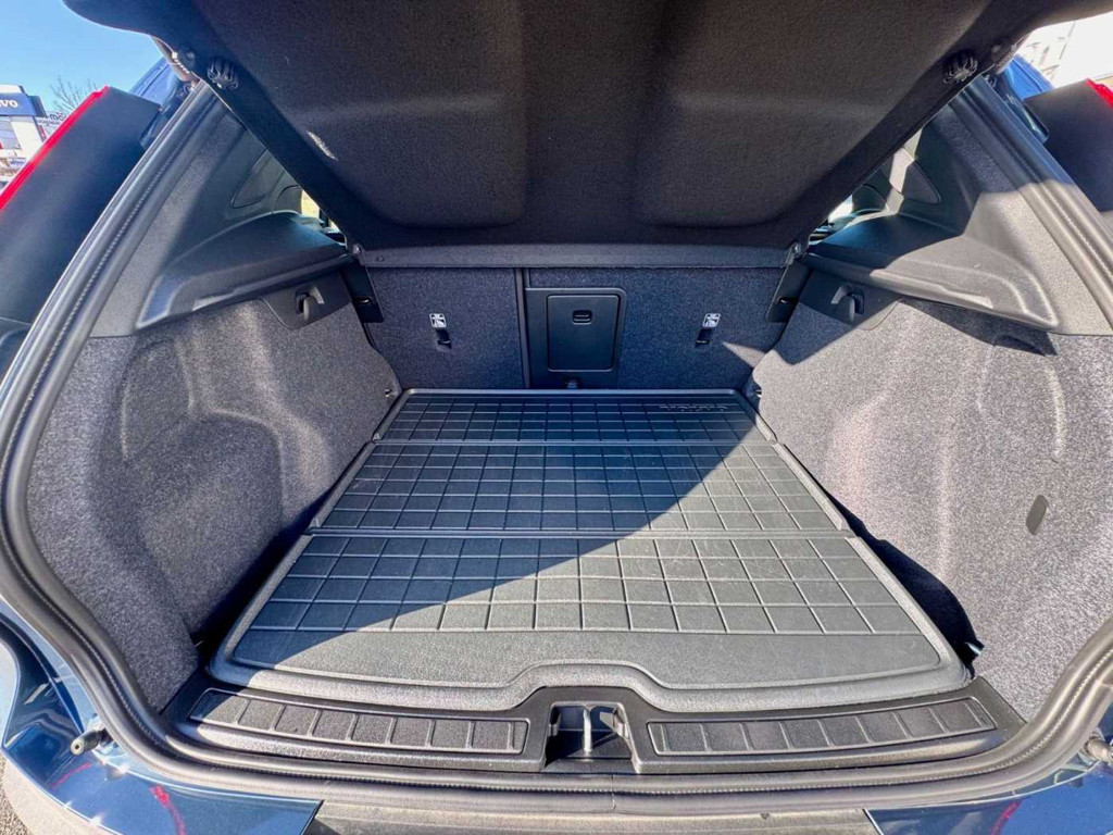 Volvo EX40