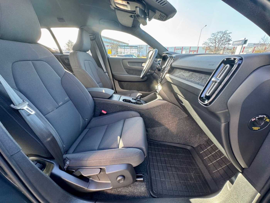 Volvo EX40