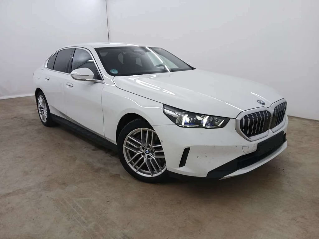 BMW i5