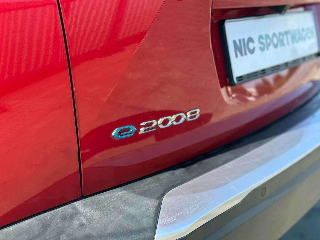 Peugeot e-2008
