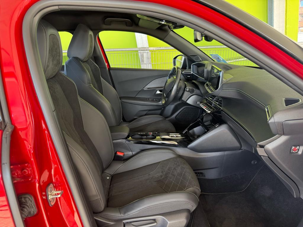 Peugeot e-2008
