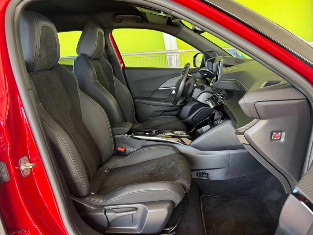 Peugeot e-2008