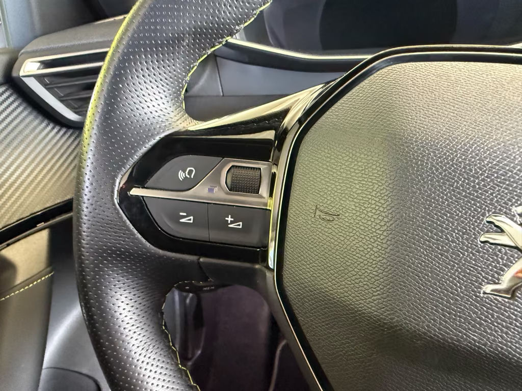 Peugeot e-2008