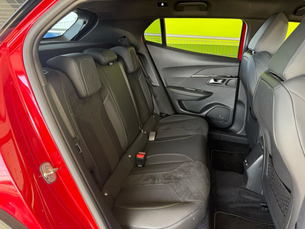 Peugeot e-2008