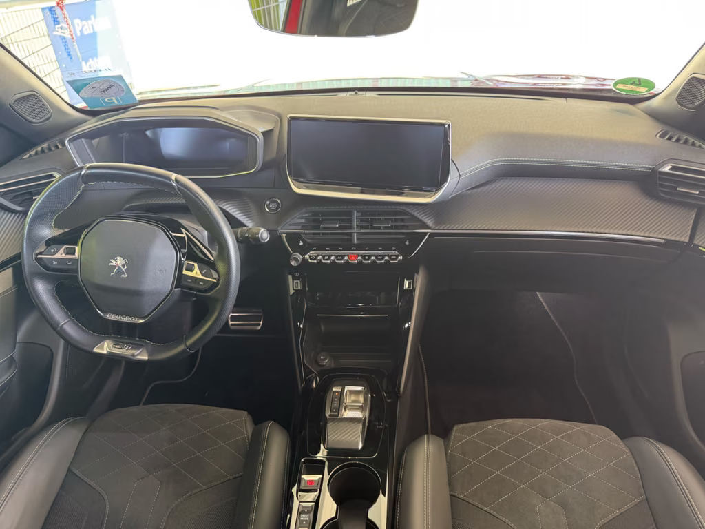 Peugeot e-2008