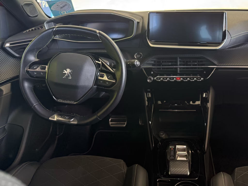 Peugeot e-2008